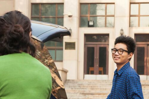Boy moves into college
