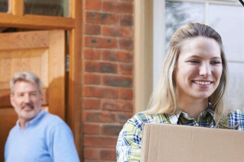 Parents move daughter into college
