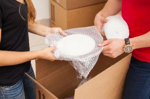 Cheapest Way to Ship a Big Box of Clothes: Cost-Saving Packaging