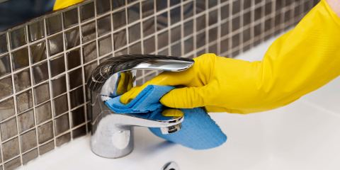 The Right Way to Deep Clean Your New Home Before Moving in a Pandemic